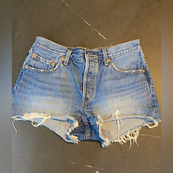 Levi 501 Jean shorts - Picture 1 of 5